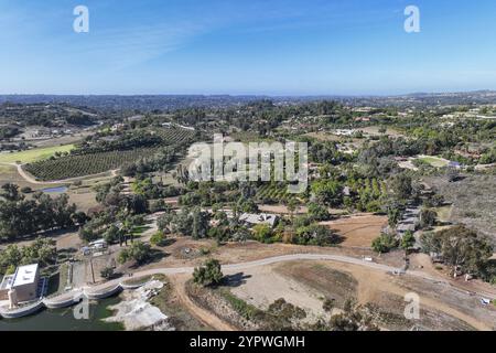 Blick aus der Vogelperspektive über Rancho Santa Fe, die super wohlhabende Stadt in San Diego, Kalifornien, USA, Nordamerika Stockfoto