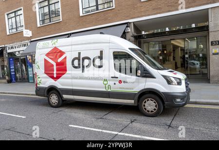 London, UK, 21. März 2024 : DPD-Lieferwagen in London. GeoPost (ehemals DPDgroup) ist ein internationaler Paketzustellungsdienst mit Sitz in ISS Stockfoto