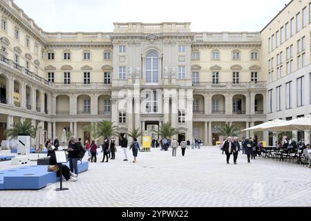 Berlin, Deutschland, 17. September 2021, großer Innenhof des restaurierten Berliner Schlosses mit Humboldt Forum, Europa Stockfoto