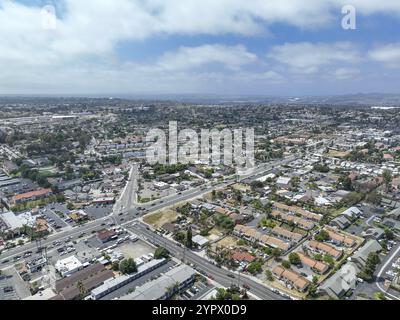Luftaufnahme von Häusern und Gemeinden in Vista, Carlsbad im North County von San Diego, Kalifornien. USA Stockfoto