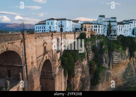 Puente Nuevo Bridge and Andalusian Architecture in Ronda, Spain Stockfoto