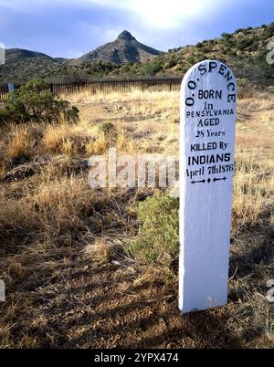 Ein Grabmarker für O.O. Spence, der am 7. April 1876 von Indianern getötet wurde. Arizona. USA Stockfoto