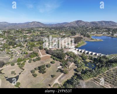 Blick aus der Vogelperspektive über Rancho Santa Fe, die super wohlhabende Stadt in San Diego, Kalifornien, USA, Nordamerika Stockfoto