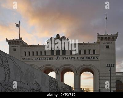 Fassade des historischen Bayerischen Bahnhofs in Leipzig. Sachsen, Deutschland, Europa Stockfoto