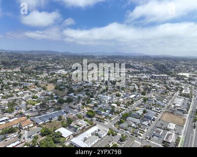 Luftaufnahme von Häusern und Gemeinden in Vista, Carlsbad im North County von San Diego, Kalifornien. USA Stockfoto