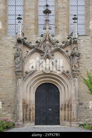 Portal am Merseburger Dom St. Johannes und Laurentius. Merseburg, Sachsen-Anhalt, Deutschland, Europa Stockfoto