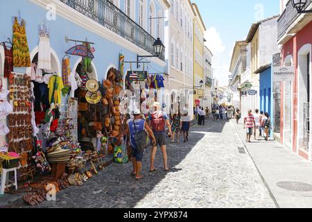 Farbenfrohe Kolonialhäuser im historischen Viertel Pelourinho. Das historische Zentrum von Salvador, Bahia, Brasilien. Historisches Viertel berühmte Attraktionen Stockfoto