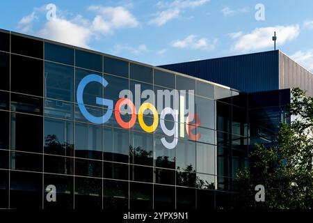 Nahaufnahme des Google-Logozeichens am Gebäude in Mountain View, Kalifornien, USA Stockfoto