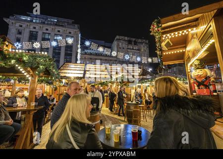 Mercado de Navidad de George Square, Glasgow, Lowands, Reino Unido Stockfoto