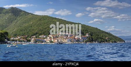 Moscenicka Draga, Kroatien, 11. August 2022: Moscenicka draga Dorf im Sommer. Istrien. Adria. Kvarner Bucht. Kroatien, Europa Stockfoto