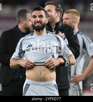 Tynecastle Park. Edinburgh Schottland . GB, 1. Dezember 24. William Hill Scottish Premiership Match. Hearts V Aberdeen Graeme Shinnie Credit: eric mccowat/Alamy Live News Stockfoto