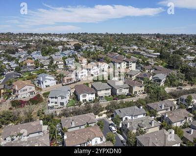 Luftaufnahme des Vorortes mit Wohnvilla in San Diego, Encinitas, Südkalifornien, USA, Nordamerika Stockfoto