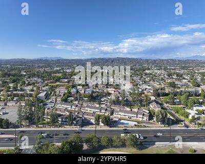 Luftaufnahme von La Habra City, in der nordwestlichen Ecke von Orange County, Kalifornien, USA, Nordamerika Stockfoto