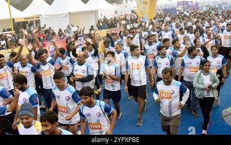 Patna, Indien. Dezember 2024. PATNA, INDIEN - 1. DEZEMBER: Teilnehmer laufen am 1. DEZEMBER 2024 beim Patna Marathon Run für Nasha Mukt Bihar in Gandhi Maidan in Patna, Indien. (Foto: Santosh Kumar/Hindustan Times/SIPA USA) Credit: SIPA USA/Alamy Live News Stockfoto