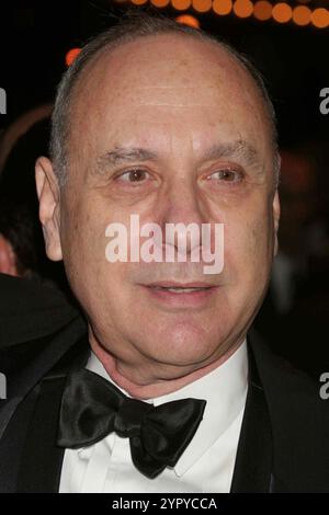 Marshall Brickman ist gestorben. Marshall Brickman nimmt am 6. November 2005 an der Eröffnungsnacht von Jersey Boys im August Wilson Theatre in New York Teil. Foto: Henry McGee/MediaPunch Stockfoto