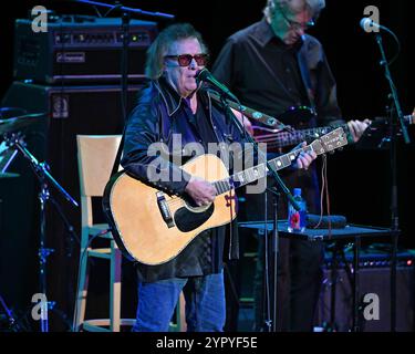 Fort Lauderdale, FL, USA. November 2024 30. Don McLean trat am 30. November 2024 in Fort Lauderdale in Florida auf. Quelle: Mpi04/Media Punch/Alamy Live News Stockfoto