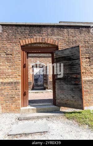 WILLIAMSBURG, VIRGINIA – 25. AUGUST 2024: The Public Gaol (Gefängnis), Virginias Hauptgefängnis, in dem Schuldner und Kriminelle untergebracht waren. Stockfoto