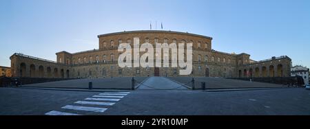 Palazzo Pitti, Palast aus dem 15. Jahrhundert mit einer Kunstgalerie der Uffizien in Florenz, Italien Stockfoto