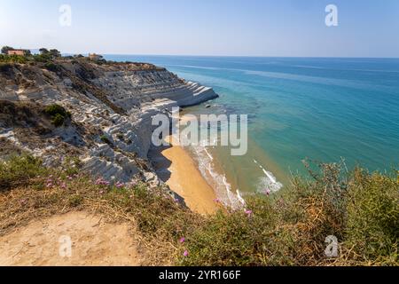 Scala dei Turchi, weißer Mergelfelsen im Dorf Realmonte, Provinz Agrigento, Sizilien, Italien Stockfoto