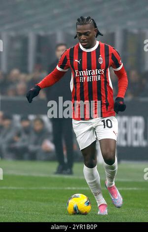 MAILAND, ITALIEN - NOVEMBER 30: Rafael Leao von Mailand in Aktion, während des Serie A Spiels zwischen AC Mailand und Empoli FC im Stadio Giuseppe Meazza am 30. November 2024 in Mailand. (Foto von MB-Medien) Stockfoto