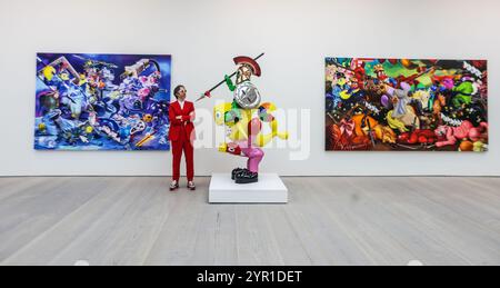 Saatchi Gallery London, Großbritannien. Dezember 2024. Mit diesen Werken kanalisiert Colbert die Pracht alter Kampfmotive und Renaissance-Kompositionen, in denen heroischer Kampf und künstlerisches Erbe in einer Retro-futuristischen, apokalyptischen Landschaft zusammenfließen. Bis Zum 13. Januar 2025: Paul Quezada-Neiman/Alamy Live News Stockfoto