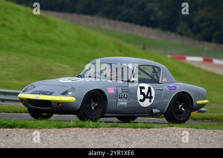 Billy Nairn, Carl Nairn, Lotus Elan 26R, Masters Gentlemen Drivers, ein neunzig-minütiges Rennen mit der Option eines zweiten Fahrers für Tourenwagen vor 1966 Stockfoto