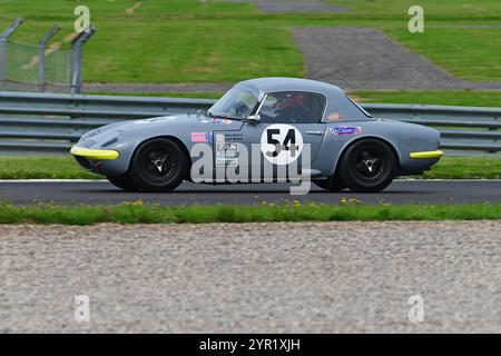 Billy Nairn, Carl Nairn, Lotus Elan 26R, Masters Gentlemen Drivers, ein neunzig-minütiges Rennen mit der Option eines zweiten Fahrers für Tourenwagen vor 1966 Stockfoto