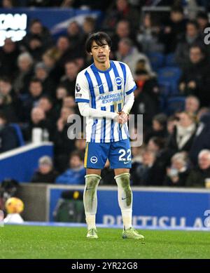 Kaoru Mitoma aus Brighton während des Premier League-Spiels zwischen Brighton und Hove Albion und Southampton im American Express Stadium , Brighton , Großbritannien - 29. November 2024 - Foto Simon Dack / Teleobjektive nur redaktionelle Verwendung. Kein Merchandising. Für Football Images gelten Einschränkungen für FA und Premier League, inc. Keine Internet-/Mobilnutzung ohne FAPL-Lizenz. Weitere Informationen erhalten Sie bei Football Dataco Stockfoto