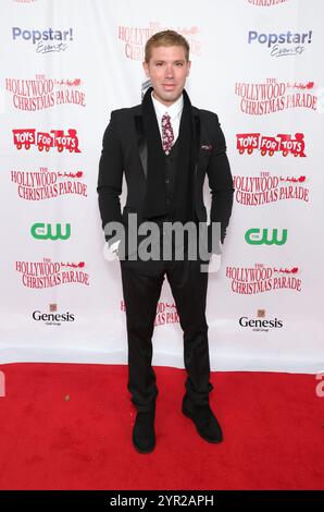 Hollywood, ca. 1. Dezember 2024. Kristos Andrews beim 92. Jahrestag der Hollywood Christmas Parade am 1. Dezember 2024 als Unterstützung für Marine Toys for Tots auf dem Hollywood Blvd in Hollywood, Kalifornien. Quelle: Faye Sadou/Media Punch/Alamy Live News Stockfoto