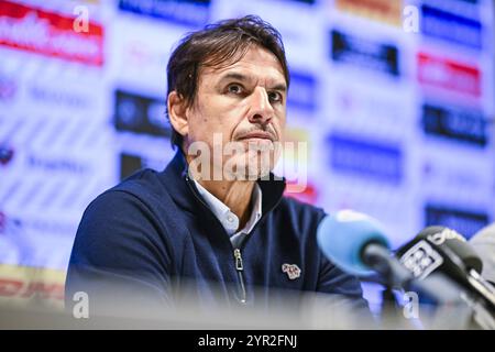 Leuven, Belgien. Dezember 2024. OHL-Cheftrainer Chris Coleman stellte am Montag, den 2. Dezember 2024, in Leuven eine Pressekonferenz der belgischen Fußballmannschaft Oud-Heverlee Leuven vor. BELGA FOTO TOM GOYVAERTS Credit: Belga Nachrichtenagentur/Alamy Live News Stockfoto