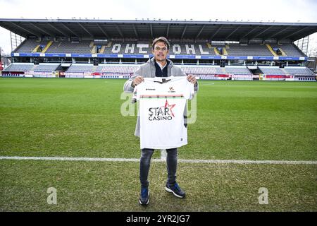 OHL-Cheftrainer Chris Coleman stellte am Montag, den 2. Dezember 2024, in Leuven eine Pressekonferenz der belgischen Fußballmannschaft Oud-Heverlee Leuven vor. BELGA FOTO TOM GOYVAERTS Stockfoto