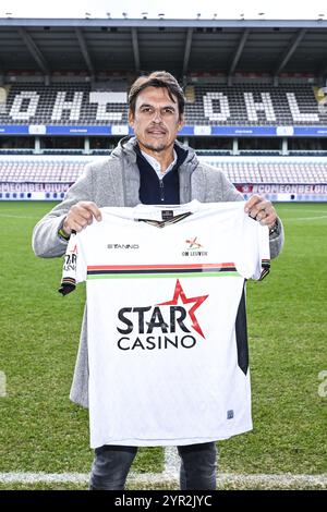 Leuven, Belgien. Dezember 2024. OHL-Cheftrainer Chris Coleman stellte am Montag, den 2. Dezember 2024, in Leuven eine Pressekonferenz der belgischen Fußballmannschaft Oud-Heverlee Leuven vor. BELGA FOTO TOM GOYVAERTS Credit: Belga Nachrichtenagentur/Alamy Live News Stockfoto