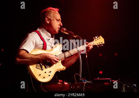 Kopenhagen, Dänemark. November 2024. Der amerikanische Künstler Litronix gibt ein Live-Konzert im Pumpehuset in Kopenhagen. Stockfoto