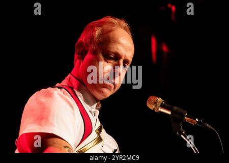 Kopenhagen, Dänemark. November 2024. Der amerikanische Künstler Litronix gibt ein Live-Konzert im Pumpehuset in Kopenhagen. Stockfoto