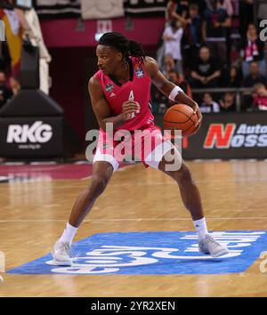 Bonn, Deutschland. Dezember 2024. Phlandrous Fleming Jr. (Bonn), Telekom Baskets Bonn vs ratiopharm Ulm, easyCredit BBL, Spieltag 10, Bonn, 01.12.2024. Quelle: Jürgen Schwarz/Alamy Live News Stockfoto