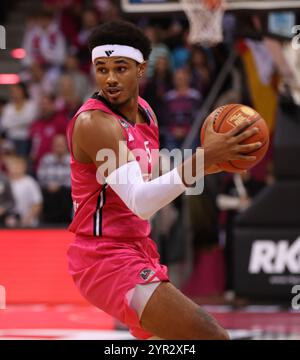 Bonn, Deutschland. Dezember 2024. Rivaldo Soares (Bonn), Telekom Baskets Bonn vs ratiopharm Ulm, easyCredit BBL, Spieltag 10, Bonn, 01.12.2024. Quelle: Jürgen Schwarz/Alamy Live News Stockfoto