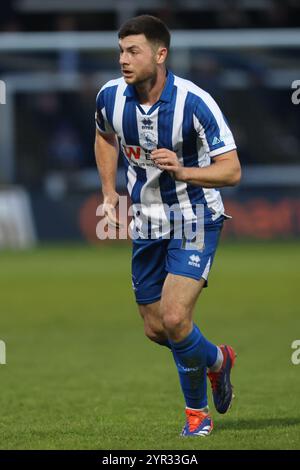 Nathan Sheron von Hartlepool United spielte am Samstag, den 30. November 2024 im Victoria Park, Hartlepool, während des Vanarama National League-Spiels zwischen Hartlepool United und Barnet. (Foto: Mark Fletcher | MI News) Credit: MI News & Sport /Alamy Live News Stockfoto