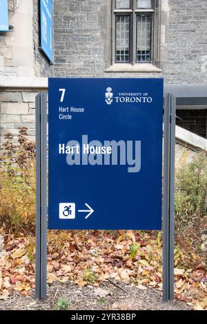 Schild mit dem Hart House Circle an der University of Toronto in der Innenstadt von Toronto, Ontario, Kanada Stockfoto