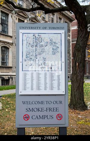 Informationsschild zur Universität von Toronto im Stadtzentrum von Toronto, Ontario, Kanada Stockfoto