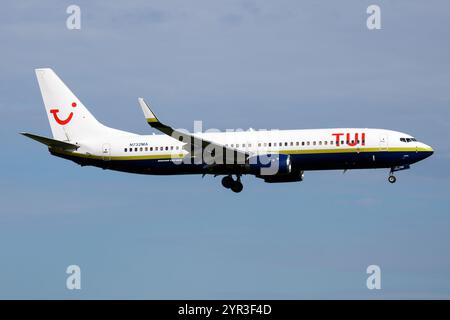 Amsterdam, Niederlande - 4. Juli 2017: TUI TUIfly Passagierflugzeug am Flughafen. Planen Sie die Flugreise. Luftfahrt und Luftfahrt. Luftverkehr. Globale Int. Stockfoto