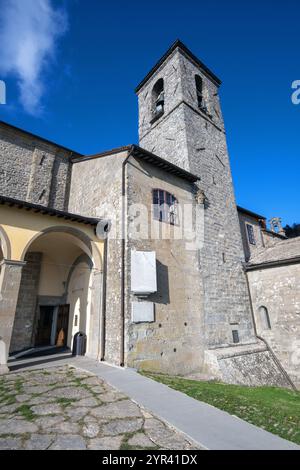 Hauptkirche Glockenturm des Wallfahrtsortes La Verna, Chiusi della Verna, Toskana, Italien Stockfoto