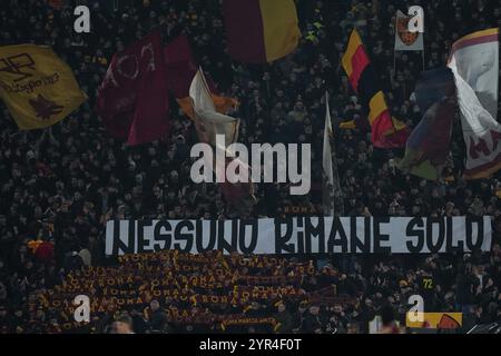 Roma, Italien. Dezember 2024. Banner während des EniLive-Fußballspiels der Serie A zwischen Roma und Atalanta im Olympiastadion in Rom, Italien - Montag, 2. Dezember 2024 - Sport Soccer (Foto: Alfredo Falcone/LaPresse) Credit: LaPresse/Alamy Live News Stockfoto