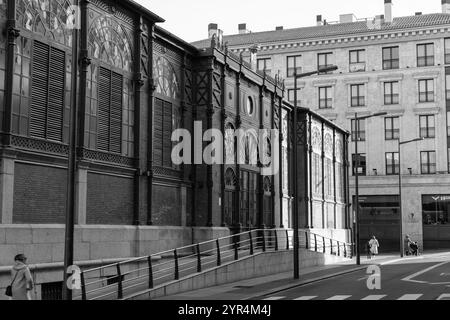 Salamanca, Spanien – 20. Februar 2022: Außenansicht des zentralen Marktes, Mercado Central de Abastos de Salamanca Stockfoto