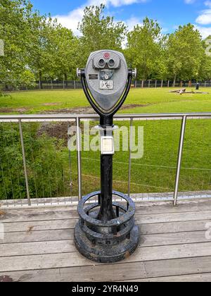 Ein Sightseeing-Sucher im Zoo, New Jersey, USA, 13. Juli 2025 Stockfoto