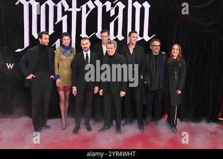 Aaron Taylor-Johnson, Emma Corrin, Regisseur Robert Eggers, Bill Skarsgard, Willem Dafoe, Nicholas Hoult, Chris Columbus und Eleanor Columbus bei der Stockfoto