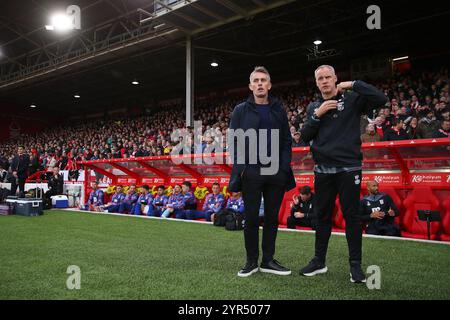 Manager von Ipswich Town, Kieran McKenna und Assistant Manager von Ipswich Town, Martyn Pert - Nottingham Forest V Ipswich Town, Premier League, City Ground, Nottingham, Großbritannien - 30. November 2024 nur redaktionelle Verwendung - es gelten Einschränkungen bei DataCo Stockfoto