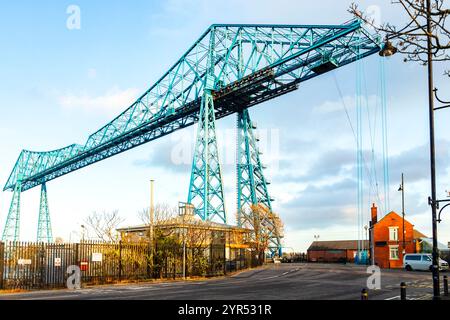 Stillgelegte große blaue Transporterbrücke vulcan Street eine ruhige Industrielandschaft middlesbrough Teesside UK Stockfoto