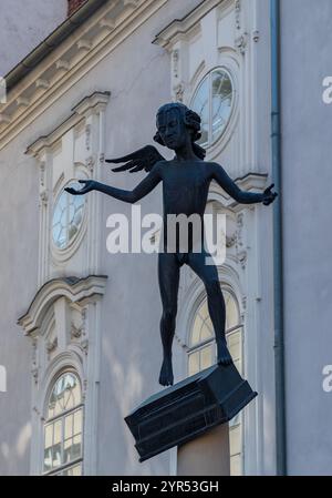 Ein Bild der Wolfgang Amadeus Mozart Statue in Brünn. Stockfoto