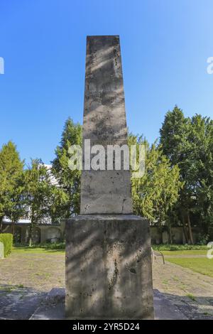 Friedhof unter den Linden, großer Gedenkkomplex für die Opfer der beiden Weltkriege, Obelisk, Gedenkstein, Gedenkstein für die Toten von 1939-45 by Stockfoto