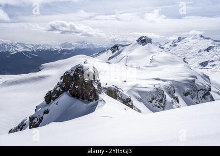 Berglandschaft mit Schnee, Gipfel Rohrbachstein und Wildhorn, Blick vom Gipfel Wisshore, Berner Alpen, Schweiz, Europa Stockfoto